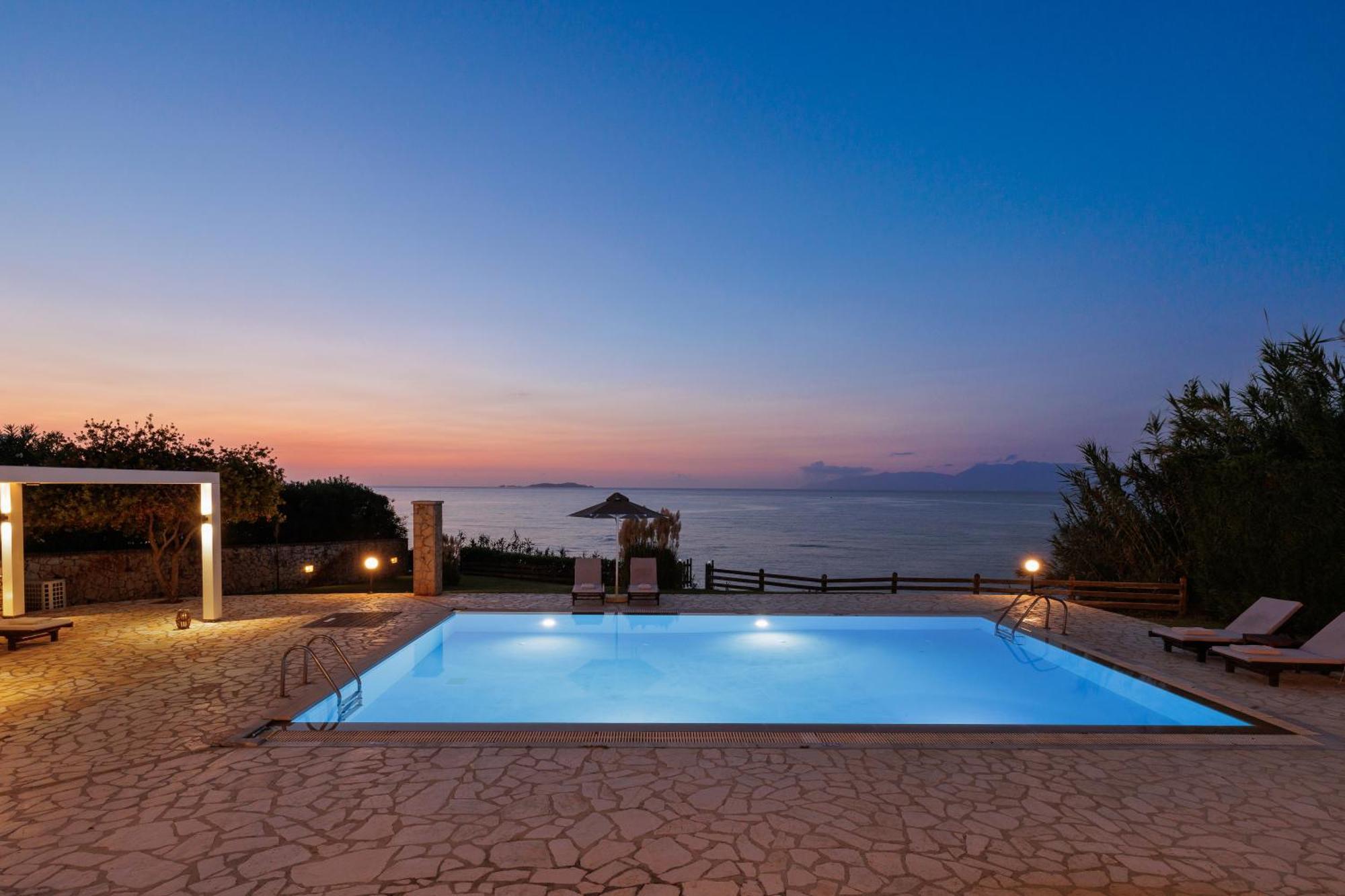 Beachfront Villa Dionysos - With Private Beach Sidárion Exterior foto